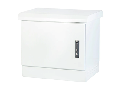 FORMRACK 12U 600x450 IP66 kültéri rack szekrény 100 mm lábazattal , dupla rétegű