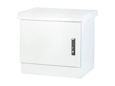 FORMRACK 7U 600x600 IP66 kültéri rack szekrény 100 mm lábazattal, dupla rétegű